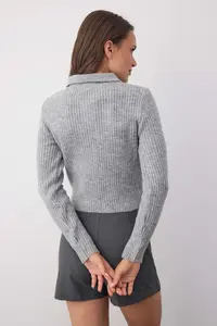 TRENDYOLMİLLA Wardrobe Essentials Gray Soft textured Crop Zippered Knitwear Cardigan | - Image 4