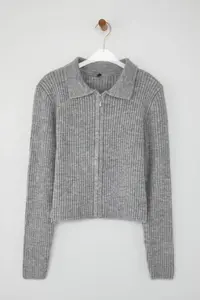 TRENDYOLMİLLA Wardrobe Essentials Gray Soft textured Crop Zippered Knitwear Cardigan | - Image 5