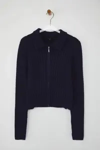 TRENDYOLMİLLA Wardrobe Essentials Navy Blue Soft textured Crop Zippered Knitwear Cardigan | - Image 5