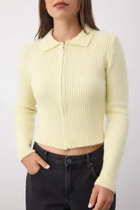 TRENDYOLMİLLA Wardrobe Essentials Yellow Soft textured Crop Zippered Knitwear Cardigan | - Image 3