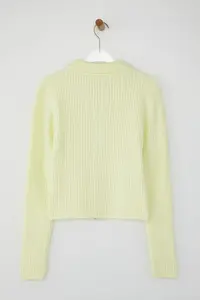 TRENDYOLMİLLA Wardrobe Essentials Yellow Soft textured Crop Zippered Knitwear Cardigan | - Image 6