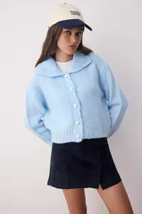 TRENDYOLMİLLA Mavi Oversized/Wide Pattern Crop Knitwear Cardigan - Image 2