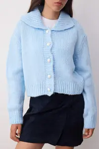 TRENDYOLMİLLA Mavi Oversized/Wide Pattern Crop Knitwear Cardigan - Image 3