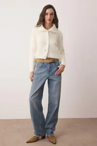 TRENDYOLMİLLA Ecru Oversized/Wide Pattern Crop Knitwear Cardigan - Image 2