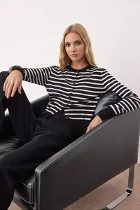 TRENDYOLMİLLA Black Cotton Blended Basic Knitwear Cardigan