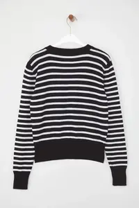 TRENDYOLMİLLA Black Cotton Blended Basic Knitwear Cardigan - Image 6