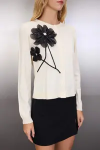 TRENDYOLMİLLA Ecru Gül Accessory Detailed Thin Knitwear Cardigan - Image 3