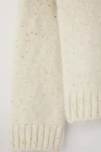 TRENDYOLMİLLA Beige sequined Thread Button Detailed Knitwear Cardigan - Image 6