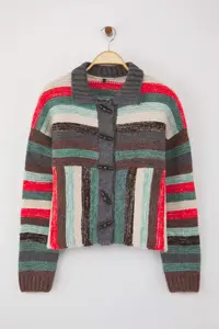 TRENDYOLMİLLA Multicolored Soft textured Knitwear Cardigan - Image 5