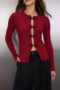TRENDYOLMİLLA Burgundy Premium/Special Thread Fitted Accessory Detailed Knitwear Cardigan - Image 3