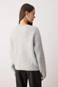 TRENDYOLMİLLA Wardrobe Essentials Gray Soft textured Basic Knitwear Cardigan | - Image 4