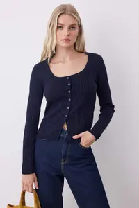 TRENDYOLMİLLA Navy Blue-Ecru Basic 2 Sets Paket Knitwear Sweater-Cardigan - Image 2