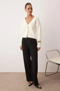 TRENDYOLMİLLA Ecru Soft textured Button Detailed Knitwear Cardigan - Image 2