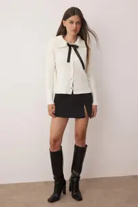 TRENDYOLMİLLA Ecru Soft textured Ribbon Detailed Knitwear Cardigan - Image 3