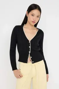 TRENDYOLMİLLA Teen Black Cellular/Perforated Crop/Short Lace Garnished Detailed Knitwear Cardigan - Image 2