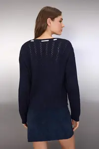 TRENDYOLMİLLA Navy Blue Cotton Blended Knitwear Cardigan - Image 4