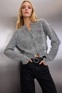 TRENDYOLMİLLA Gray Crop gradient Knitwear Cardigan