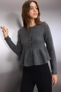 TRENDYOLMİLLA Anthracite Crew Neck Skirt Ucu with flywheel Knitwear Cardigan - Image 2