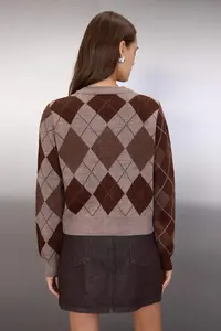 TRENDYOLMİLLA Mink Crew Neck Baklava/Plaid Patterned Knitwear Cardigan - Image 4