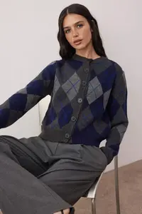 TRENDYOLMİLLA Navy Blue Crew Neck Baklava/Plaid Patterned Knitwear Cardigan - Image 3