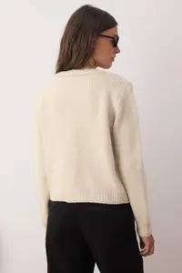 TRENDYOLMİLLA Stone Crew Neck Ribbon Detailed Knitwear Cardigan - Image 4