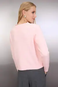 TRENDYOLMİLLA Powder Pink Soft textured Stone Embroidered Knitwear Cardigan - Image 4