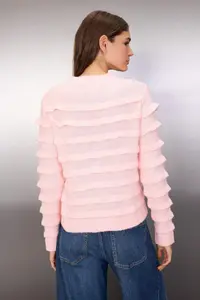 TRENDYOLMİLLA Powder Pink Soft textured V-neck Knitwear Cardigan - Image 4
