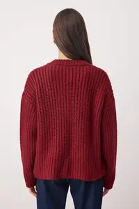 TRENDYOLMİLLA Burgundy Soft textured Wide Pattern Basic Knitwear Cardigan - Image 4