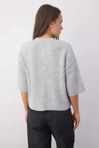 TRENDYOLMİLLA Wardrobe Essentials Gray Soft textured Wide Pattern Short Sleeve Basic Knitwear Cardigan | - Image 4