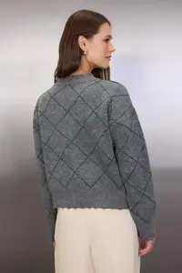 TRENDYOLMİLLA Anthracite Soft textured Baklava/Plaid pattern Knitwear Cardigan - Image 4