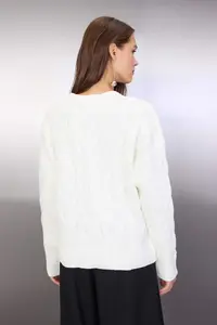 TRENDYOLMİLLA Ecru Wide Pattern Tulle Garnished Knitwear Cardigan - Image 4
