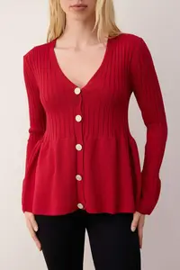 TRENDYOLMİLLA Red peplum Detailed Knitwear Cardigan - Image 3