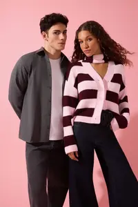 TRENDYOLMİLLA Pink Shawl Detailed Soft textured Oversized V-neck Knitwear Cardigan - Image 3