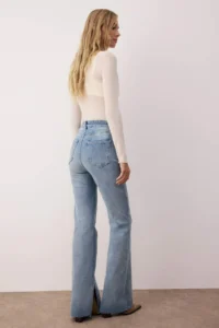 TRENDYOLMİLLA Mavi Slit Detailed High Waist comfort/Flexible Flare flared leg jeans - Image 4