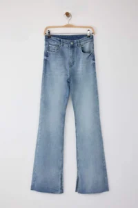 TRENDYOLMİLLA Mavi Slit Detailed High Waist comfort/Flexible Flare flared leg jeans - Image 5
