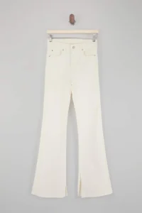 TRENDYOLMİLLA White Slit Detailed High Waist comfort/Flexible Flare flared leg jeans - Image 3