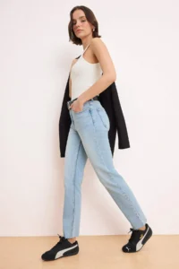 TRENDYOLMİLLA Light Blue High Waist Straight jeans - Image 2
