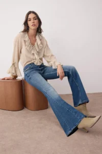 TRENDYOLMİLLA Mavi Stitching Detailed Low Waist comfort/Flexible Flare jeans - Image 2