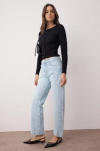 TRENDYOLMİLLA Light Blue High Waist Pipe Both Straight Plain Kesim jeans - Image 2