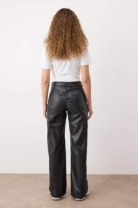 TRENDYOLMİLLA Black Kaplama High Waist Wide Leg jeans - Image 4