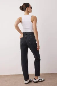 TRENDYOLMİLLA Black High Waist Mom 100% Cotton Non-Stretch jeans - Image 4