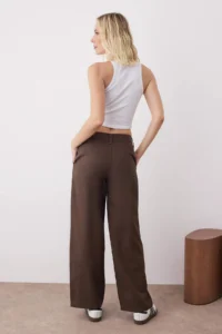 TRENDYOLMİLLA Brown Regular Waist barrel jeans - Image 4