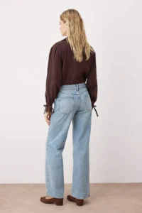 TRENDYOLMİLLA Mavi Stitching and Pocket Detail Low Waist Wide Leg jeans - Image 4