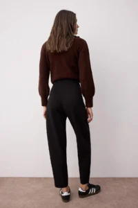 TRENDYOLMİLLA Black Carrot Pattern Knitting Pants - Image 4