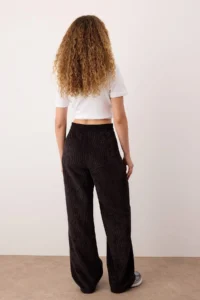 TRENDYOLMİLLA Black Velvet Wide Leg Pants - Image 4