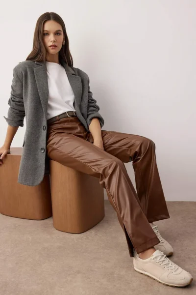 TWOAW26PL00082-BROWN_1