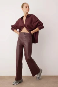 TRENDYOLMİLLA Burgundy Faux Leather Wide Leg Pocket Detail Knitting Pants - Image 2