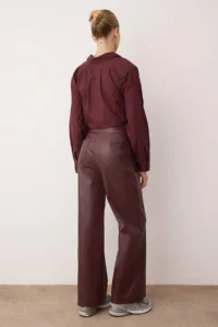 TRENDYOLMİLLA Burgundy Faux Leather Wide Leg Pocket Detail Knitting Pants - Image 4