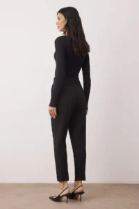 TRENDYOLMİLLA Black Carrot Pattern Hair Clip Detailed Pants - Image 4