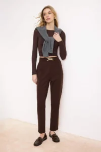 TRENDYOLMİLLA Dark Brown Carrot Pattern Hair Clip Detailed Pants - Image 2
